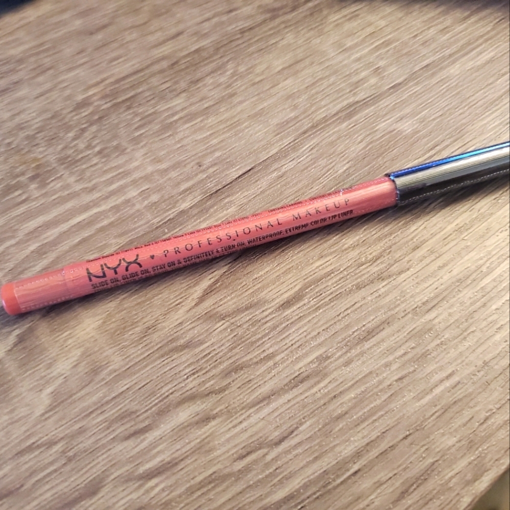 NEW NYX Lip Liner in Bedrose